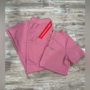 FIGS Women’s Scrub Set